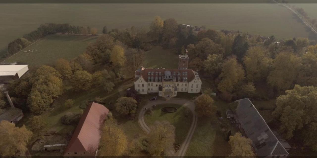 Schloss Lelkendorf Apartment Ulrichshusen Maisonette Fewo Mecklenburger Seenplatte Mit Dachterrasse Naehe Ostsee Zewnętrze zdjęcie